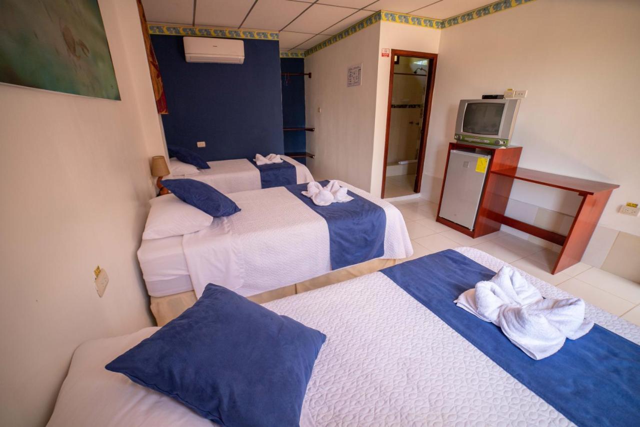 Hostal Gladismar 푸에르토빌라밀 외부 사진